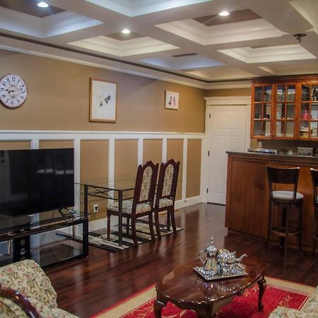 Rocky Ridge Executive Suite Victoria Bagian luar foto