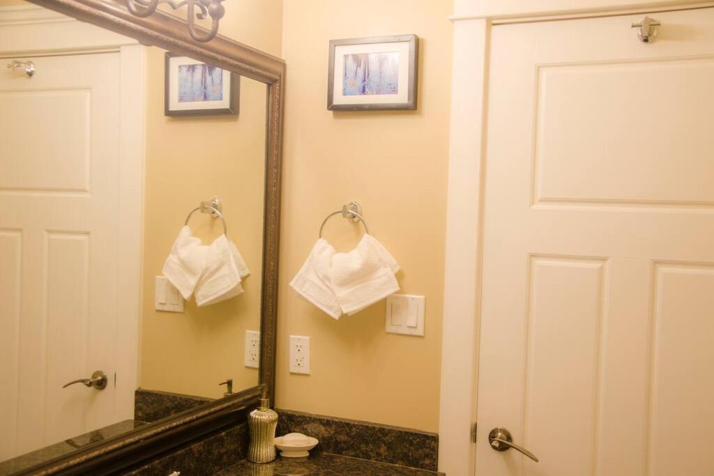 Rocky Ridge Executive Suite Victoria Bagian luar foto